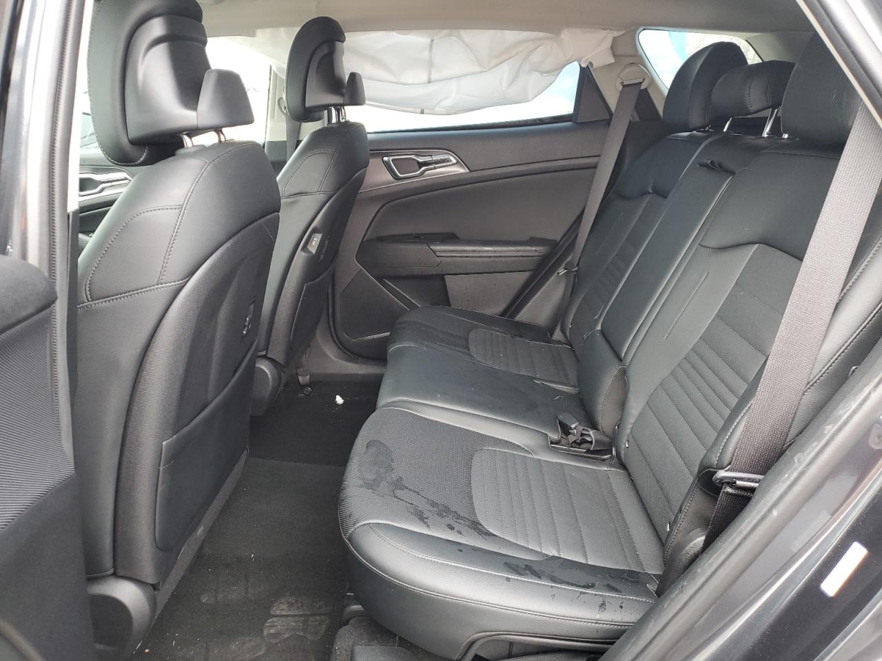 2023 Kia Sportage - Image 11