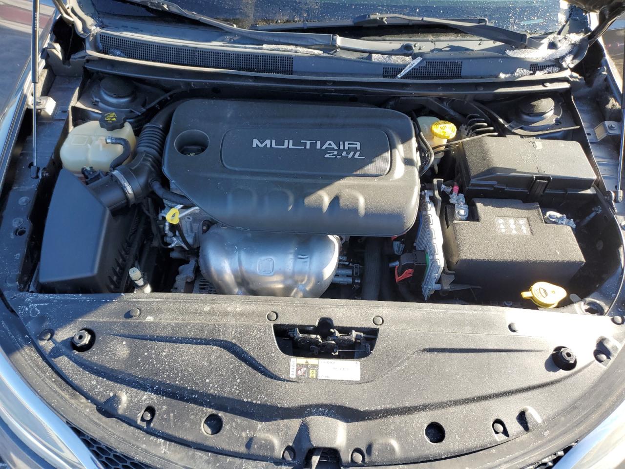 2016 Chrysler 200 - Image 11