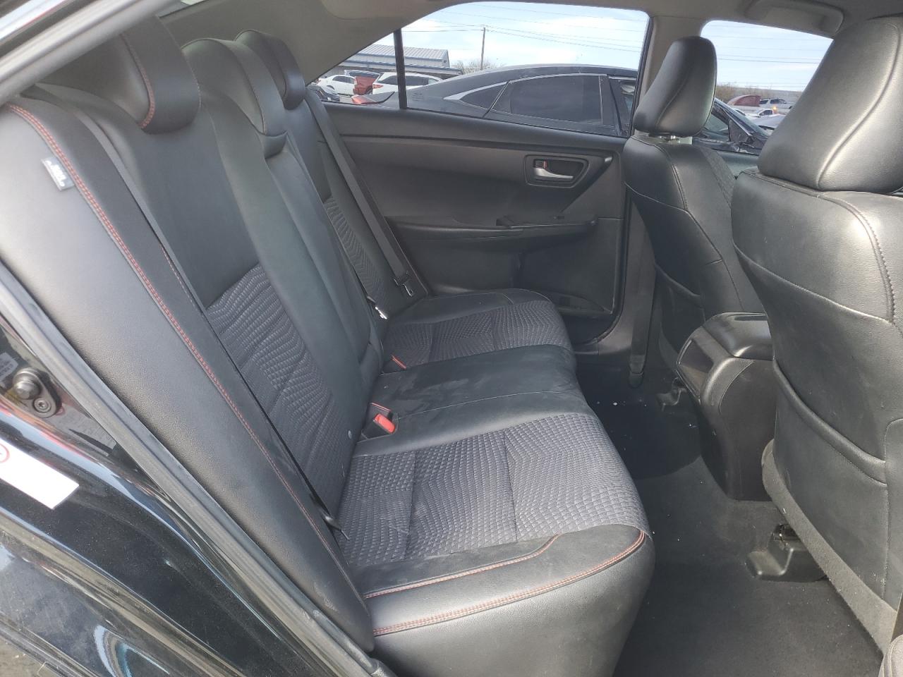 2015 Toyota Camry - Image 10