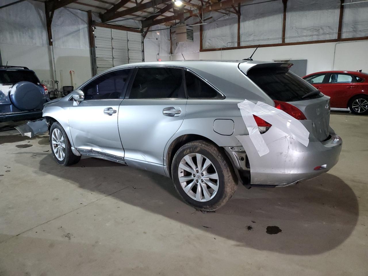 2015 Toyota Venza - Image 2