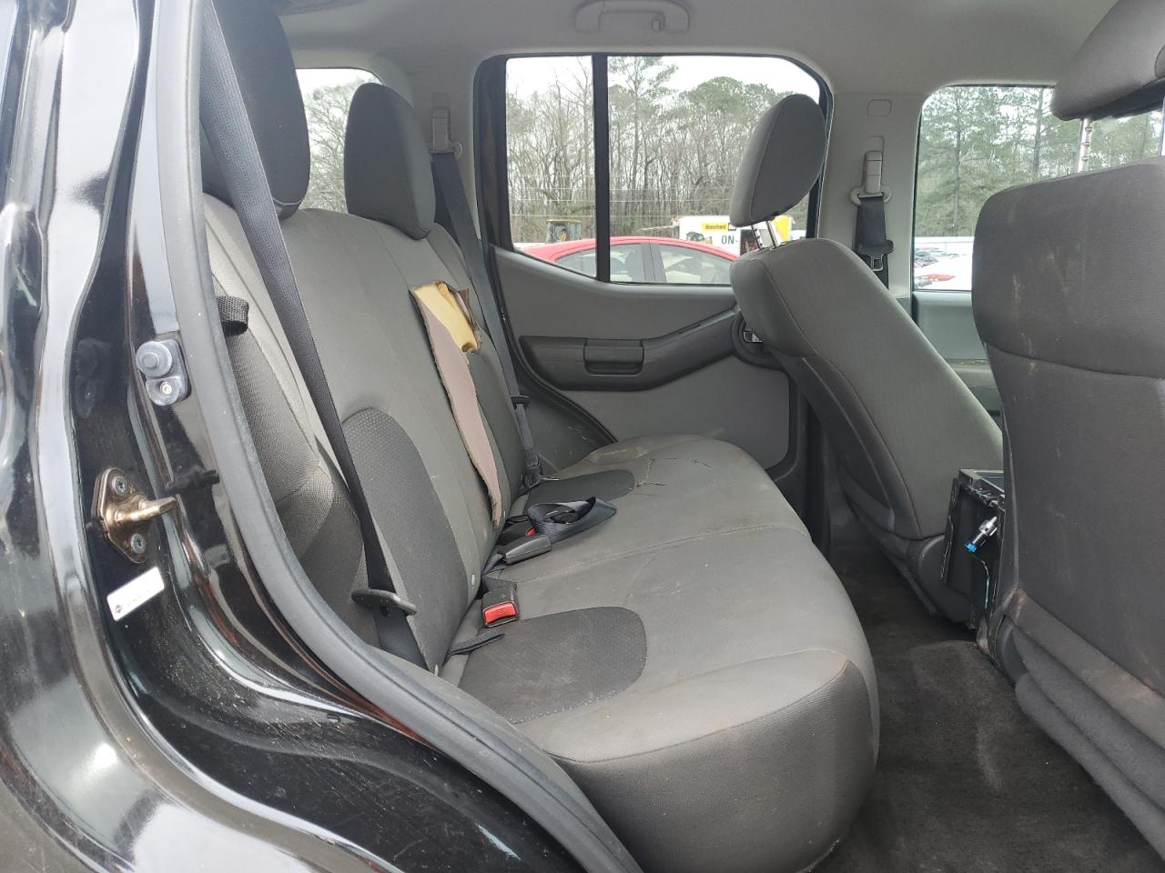 2015 Nissan XTerra - Image 11