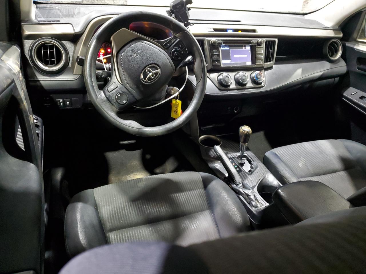 2015 Toyota RAV 4 - Image 8