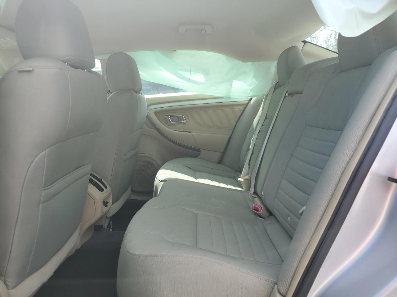 2013 Ford Taurus - Image 10