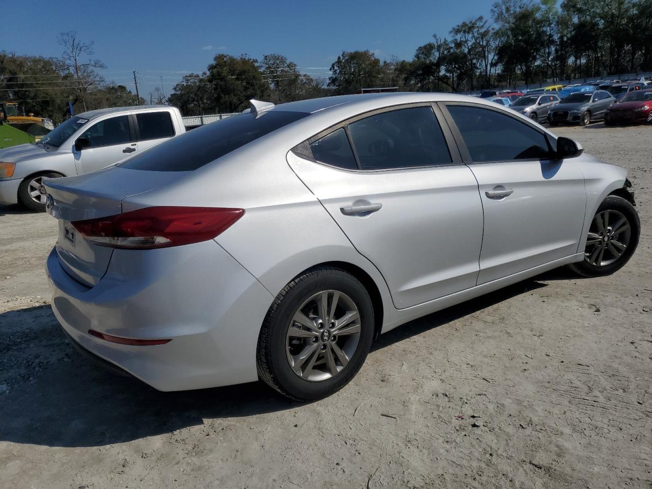 2018 Hyundai Elantra - Image 3