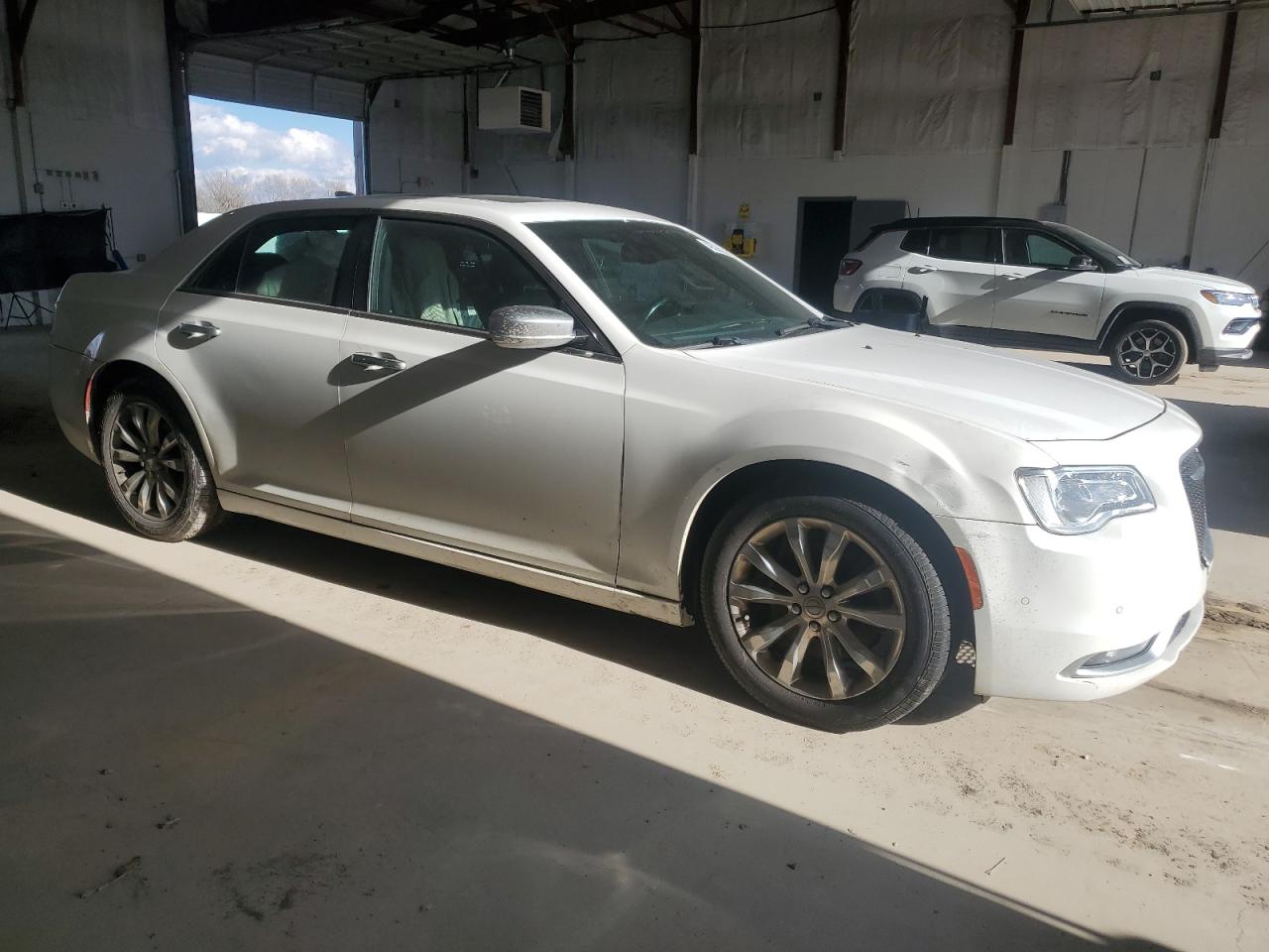 2015 Chrysler 300 - Image 4
