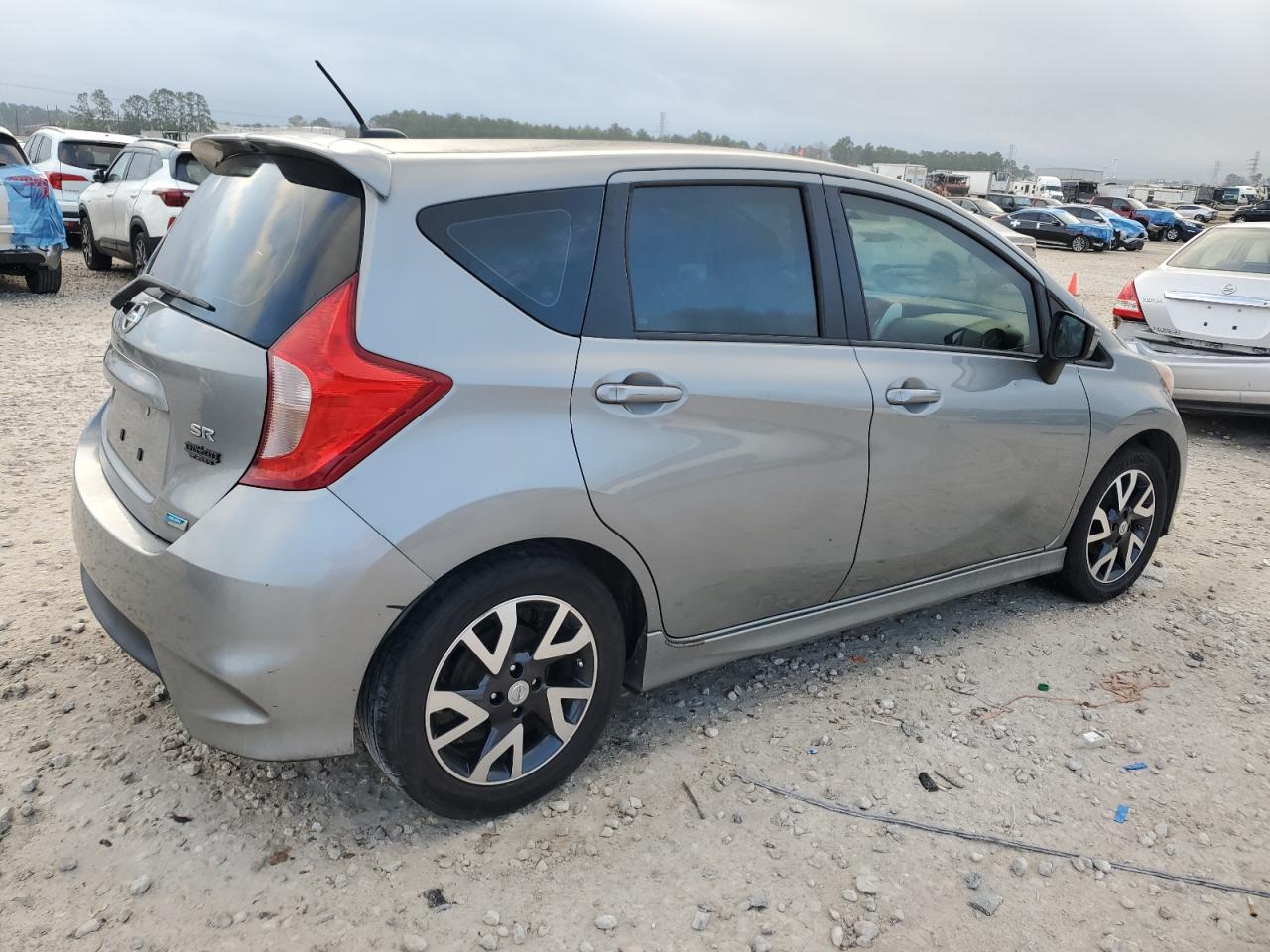 2015 Nissan Versa - Image 3