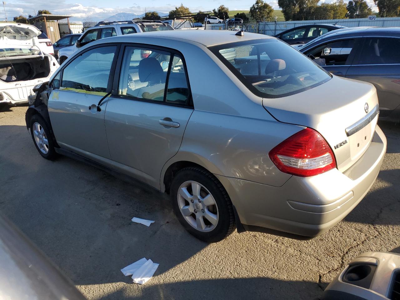 2009 Nissan Versa - Image 2