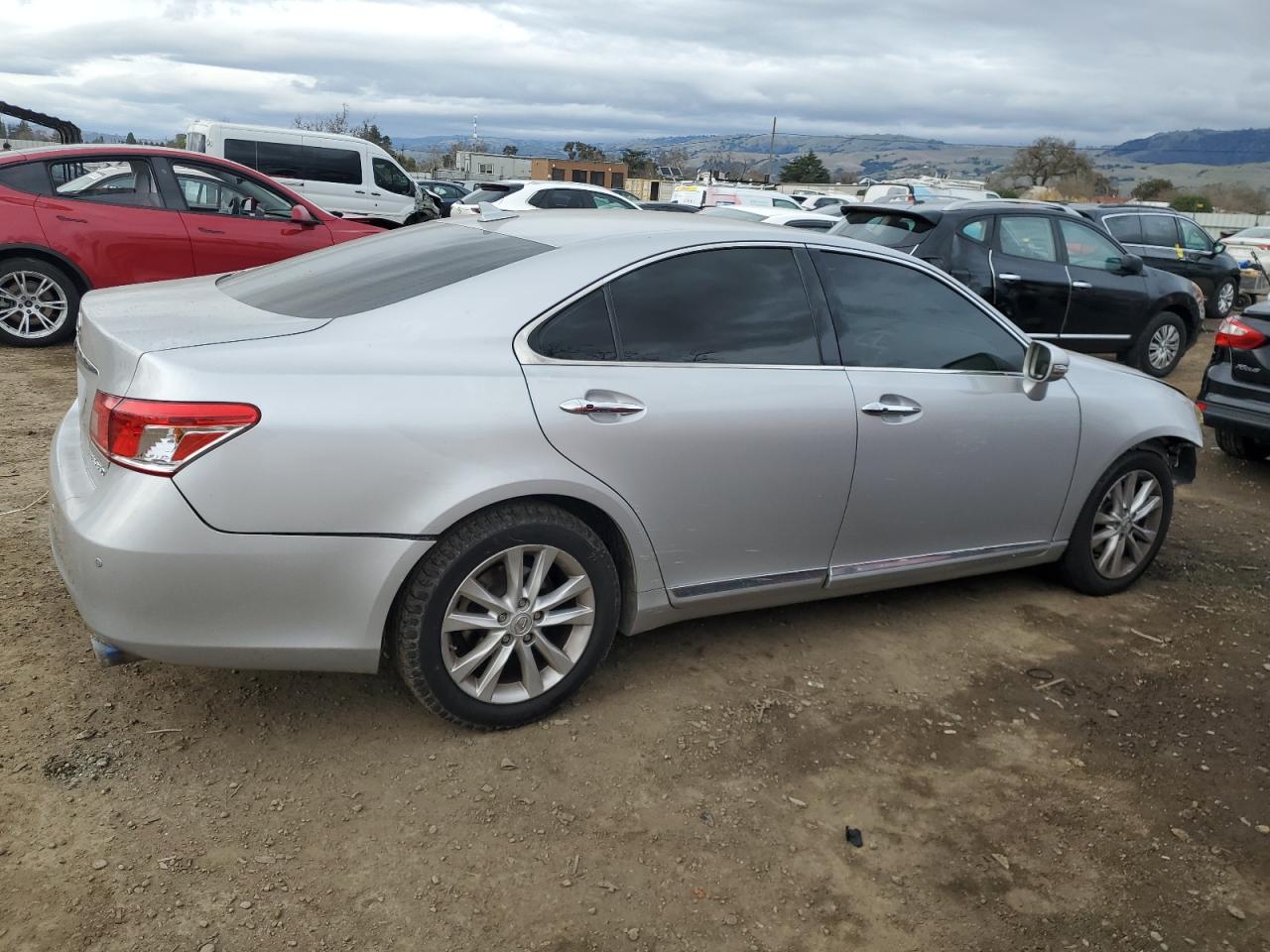 2010 Lexus ES - Image 3