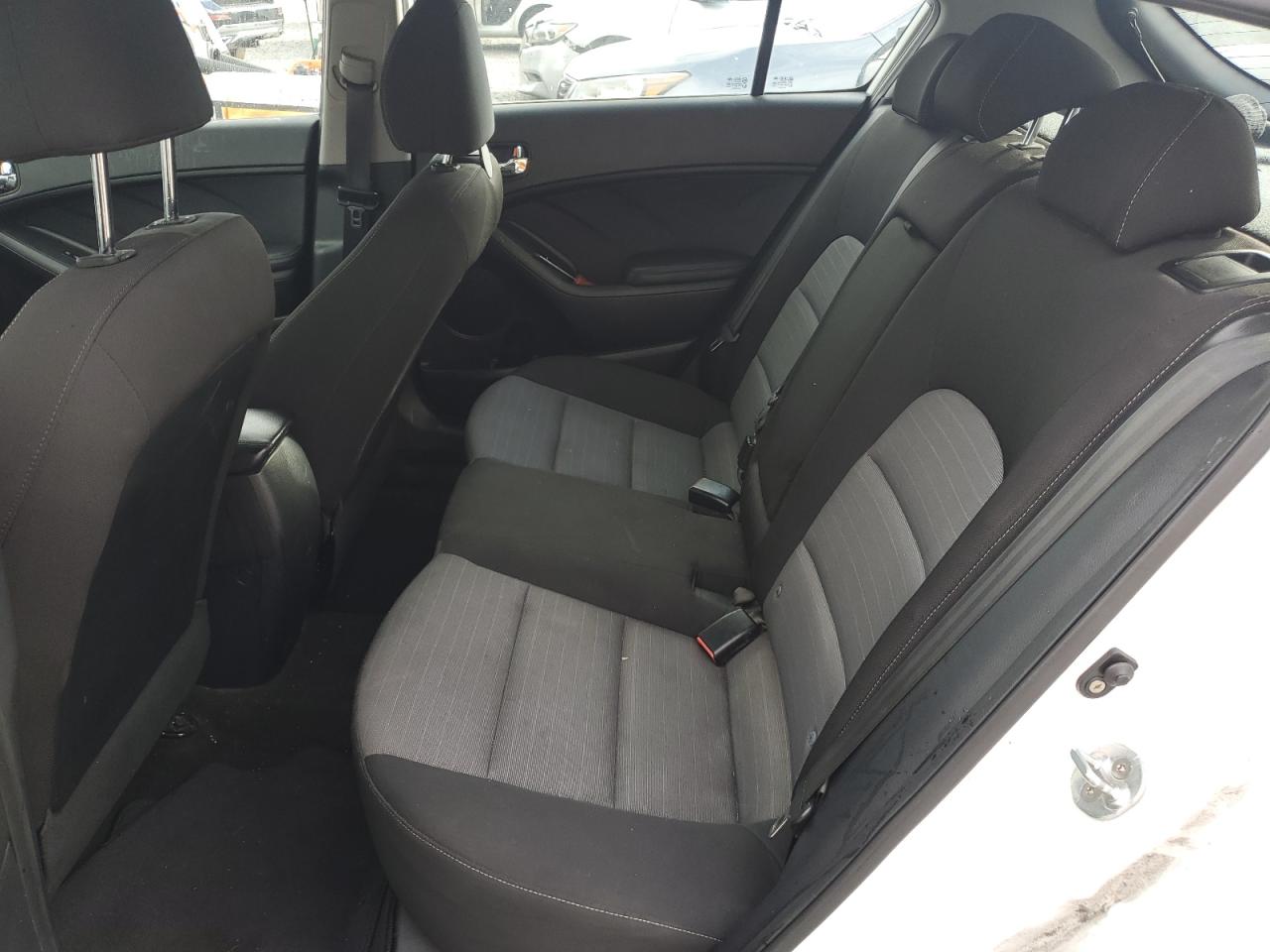 2016 Kia Forte - Image 10
