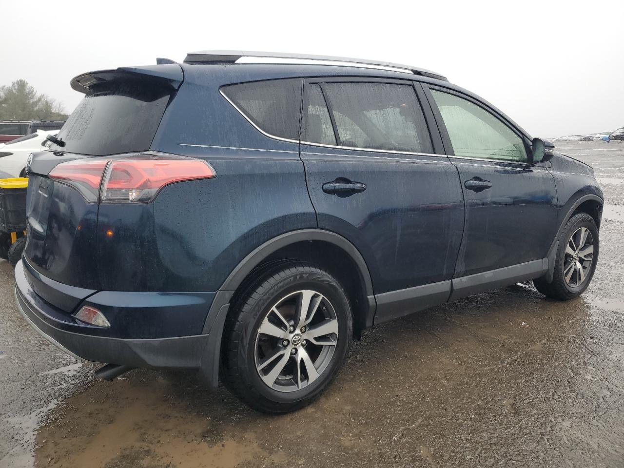 2018 Toyota RAV 4 - Image 3