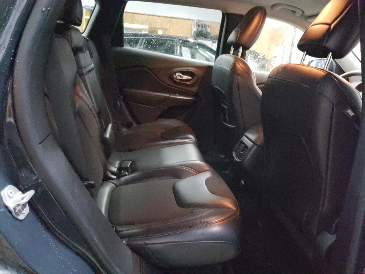 2016 Jeep Cherokee - Image 11