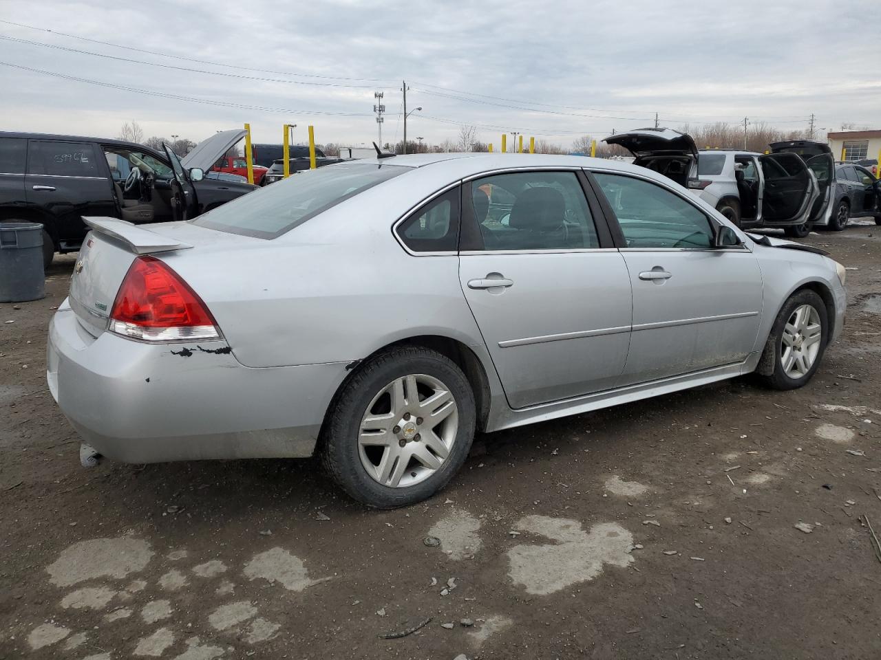 2011 Chevrolet Impala - Image 3