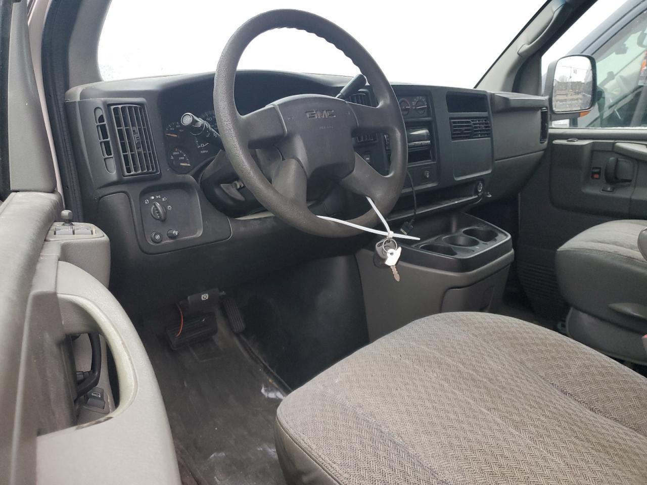 2006 GMC Savana - Image 8