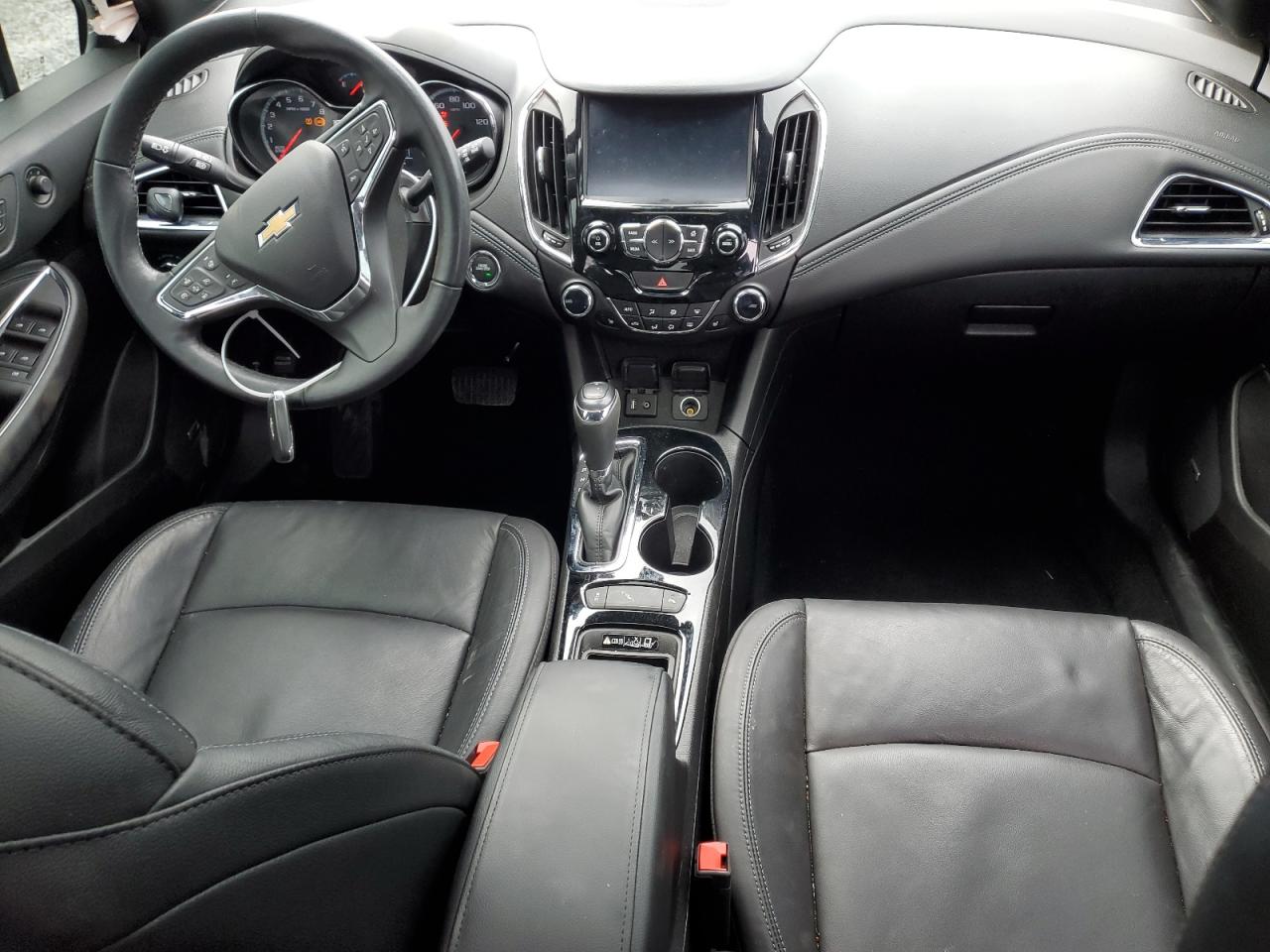 2018 Chevrolet Cruze - Image 8
