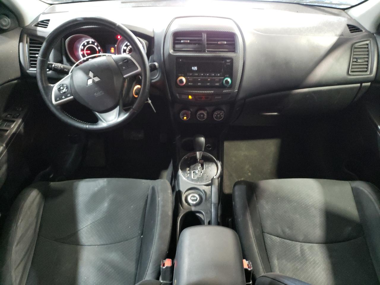 2015 Mitsubishi Outlander - Image 8