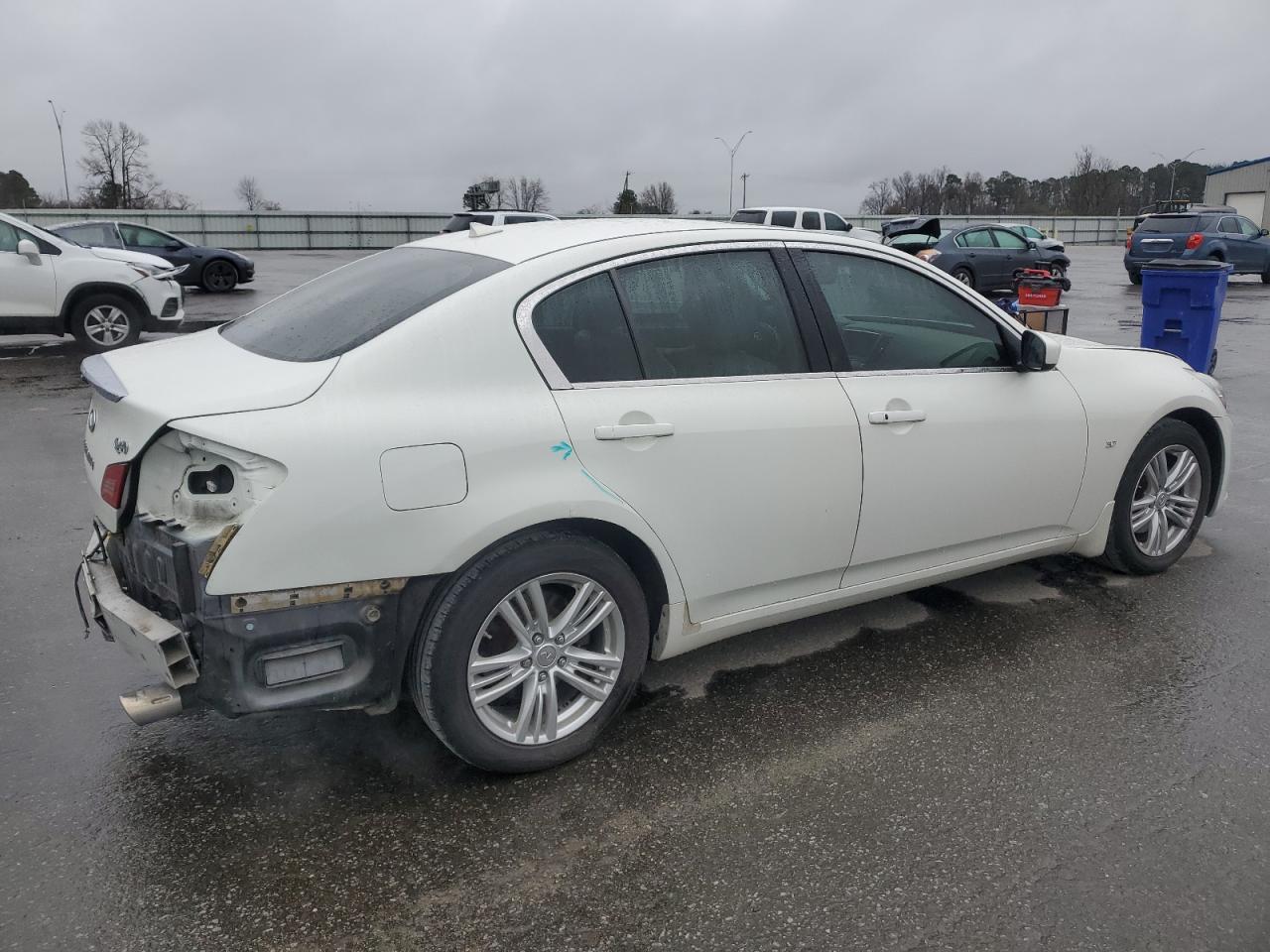 2015 Infiniti Q40 - Image 3