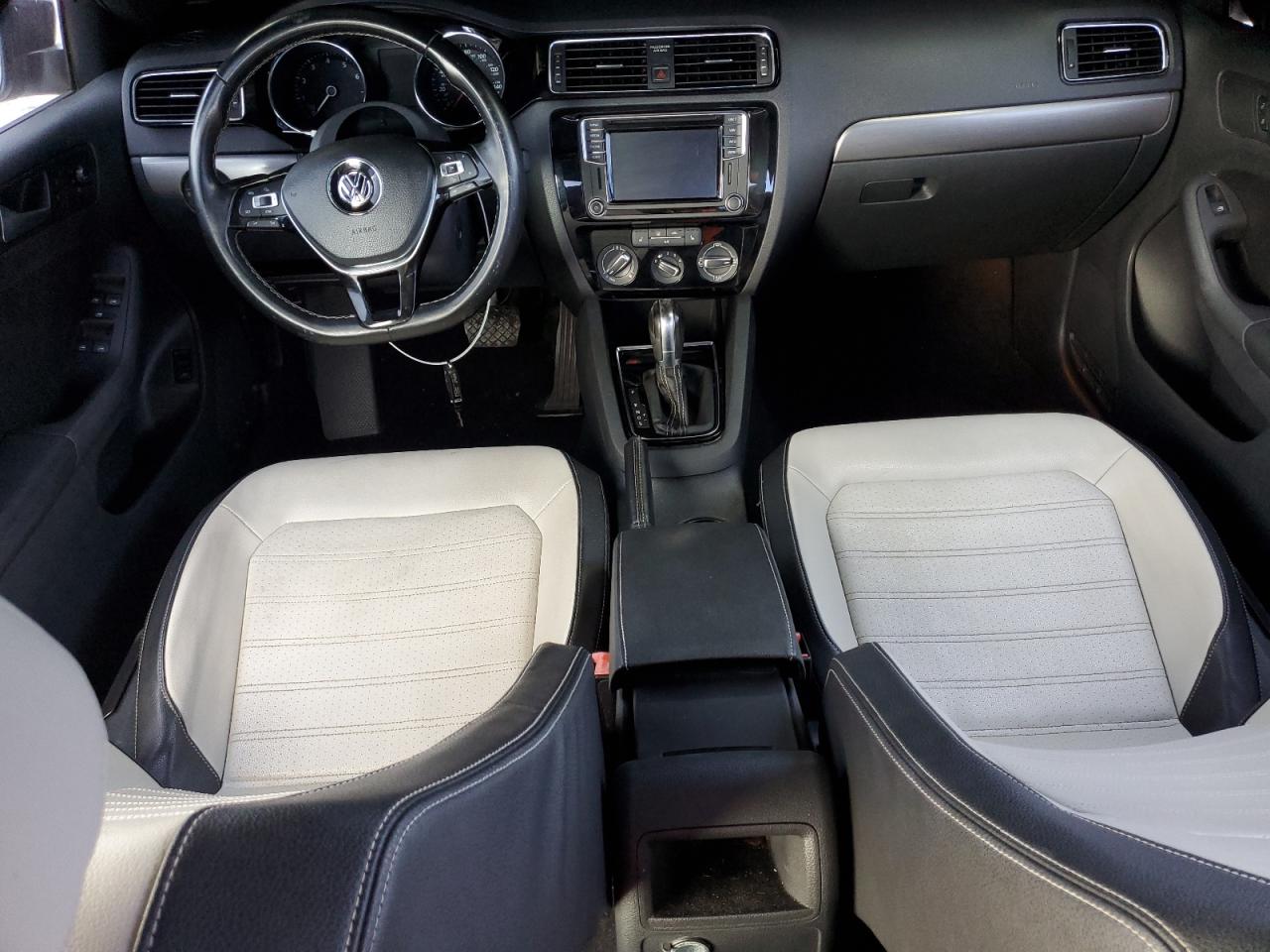 2016 Volkswagen Jetta - Image 8