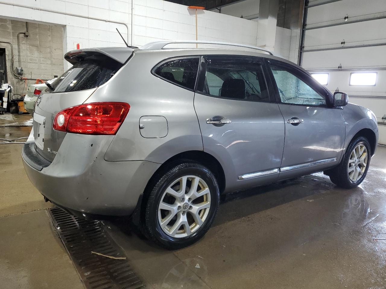 2011 Nissan Rogue - Image 3