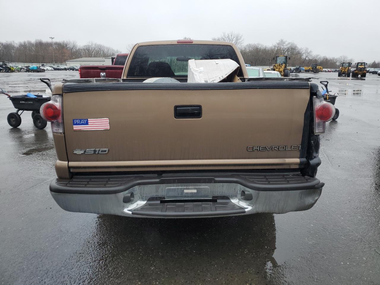 2002 Chevrolet S-10 Pickup - Image 6