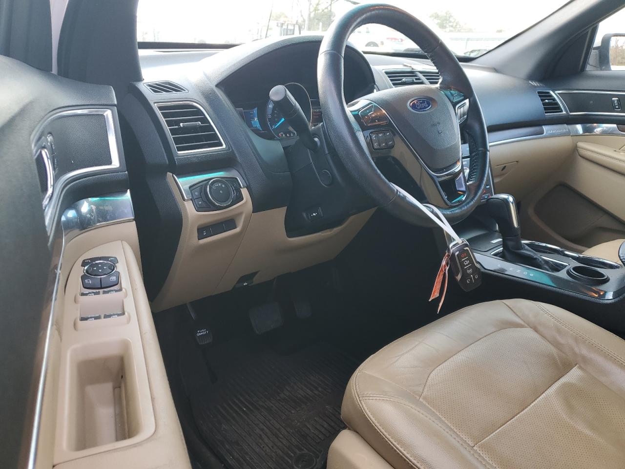 2016 Ford Explorer - Image 8