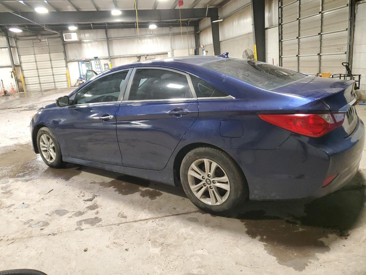 2014 Hyundai Sonata - Image 2