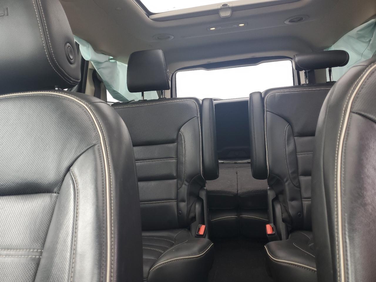 2017 GMC Acadia - Image 10