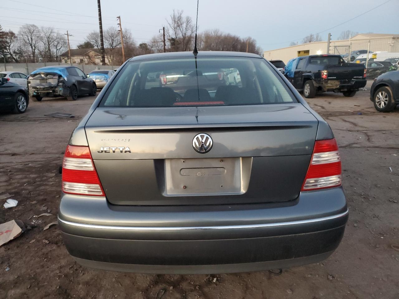 2004 Volkswagen Jetta - Image 6