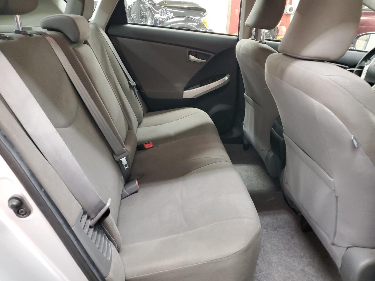 2013 Toyota Prius - Image 10
