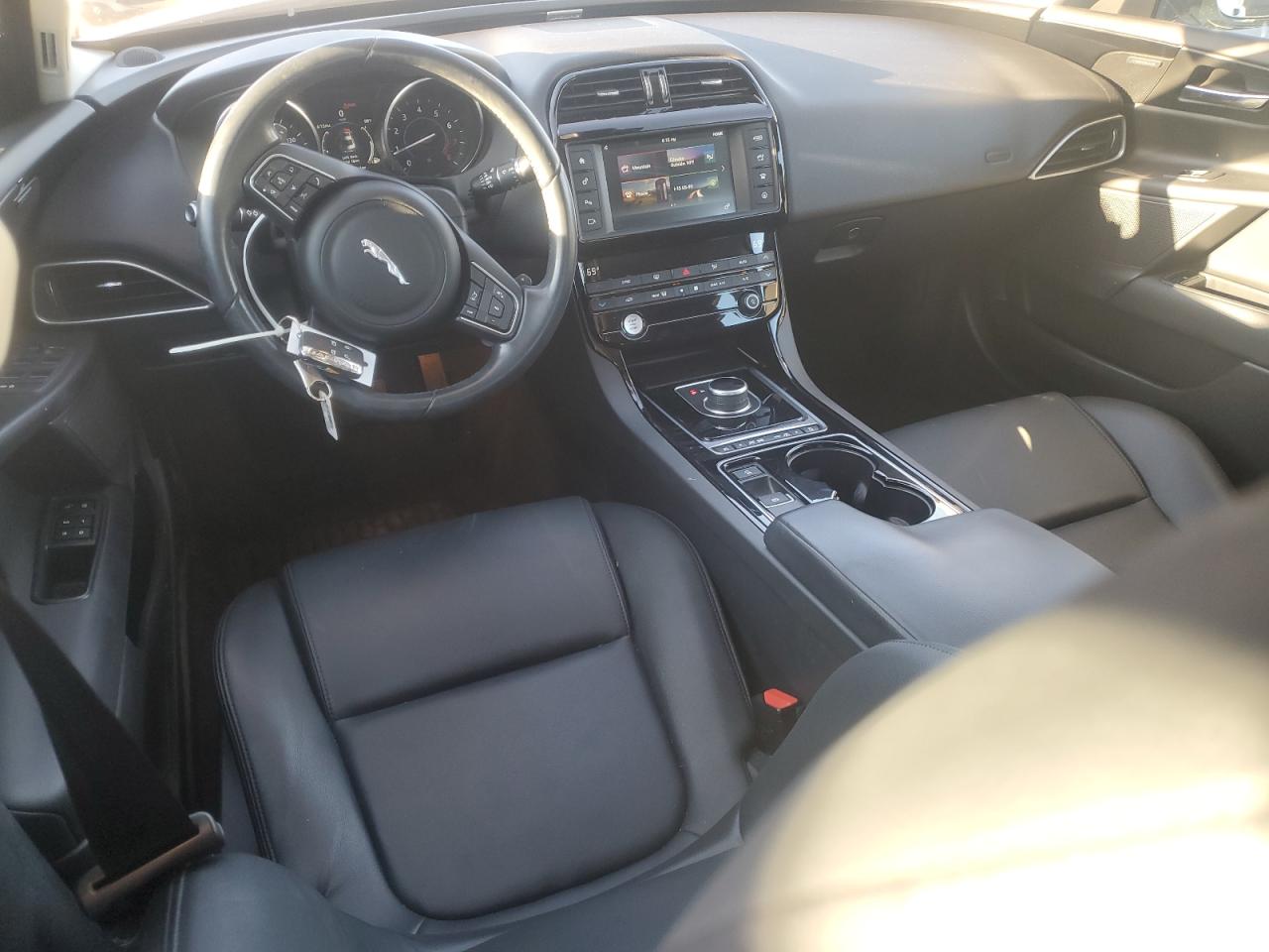 2017 Jaguar XE - Image 8