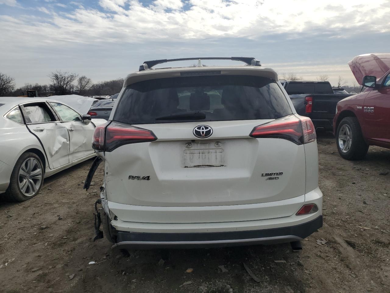 2018 Toyota RAV 4 - Image 6