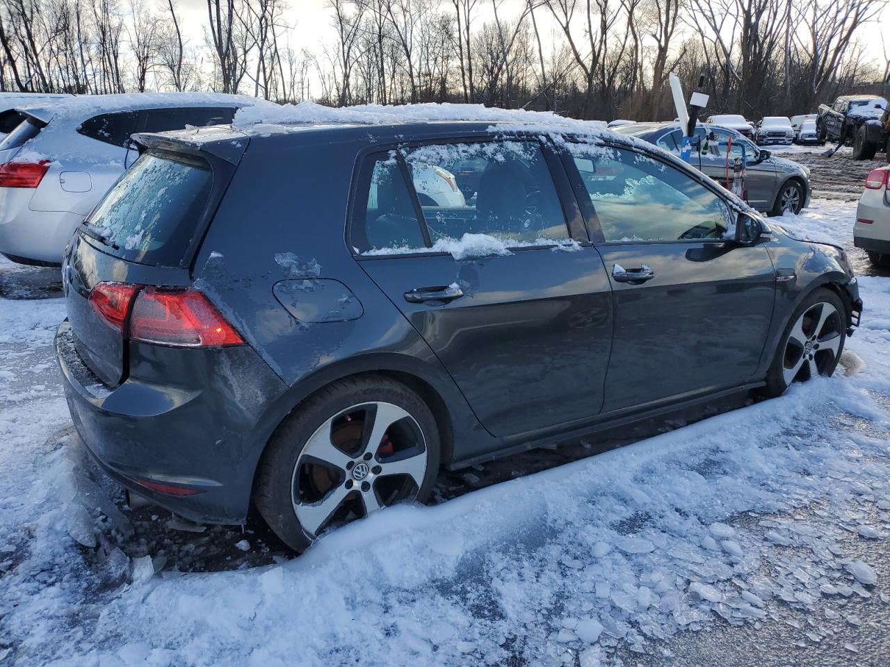 2015 Volkswagen GTI - Image 3