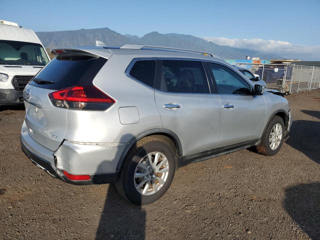  NISSAN ROGUE 2018 Srebrny