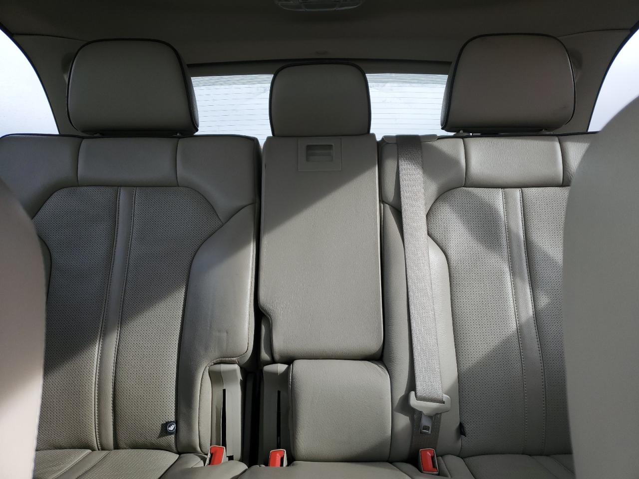 2012 Lincoln MKX - Image 10