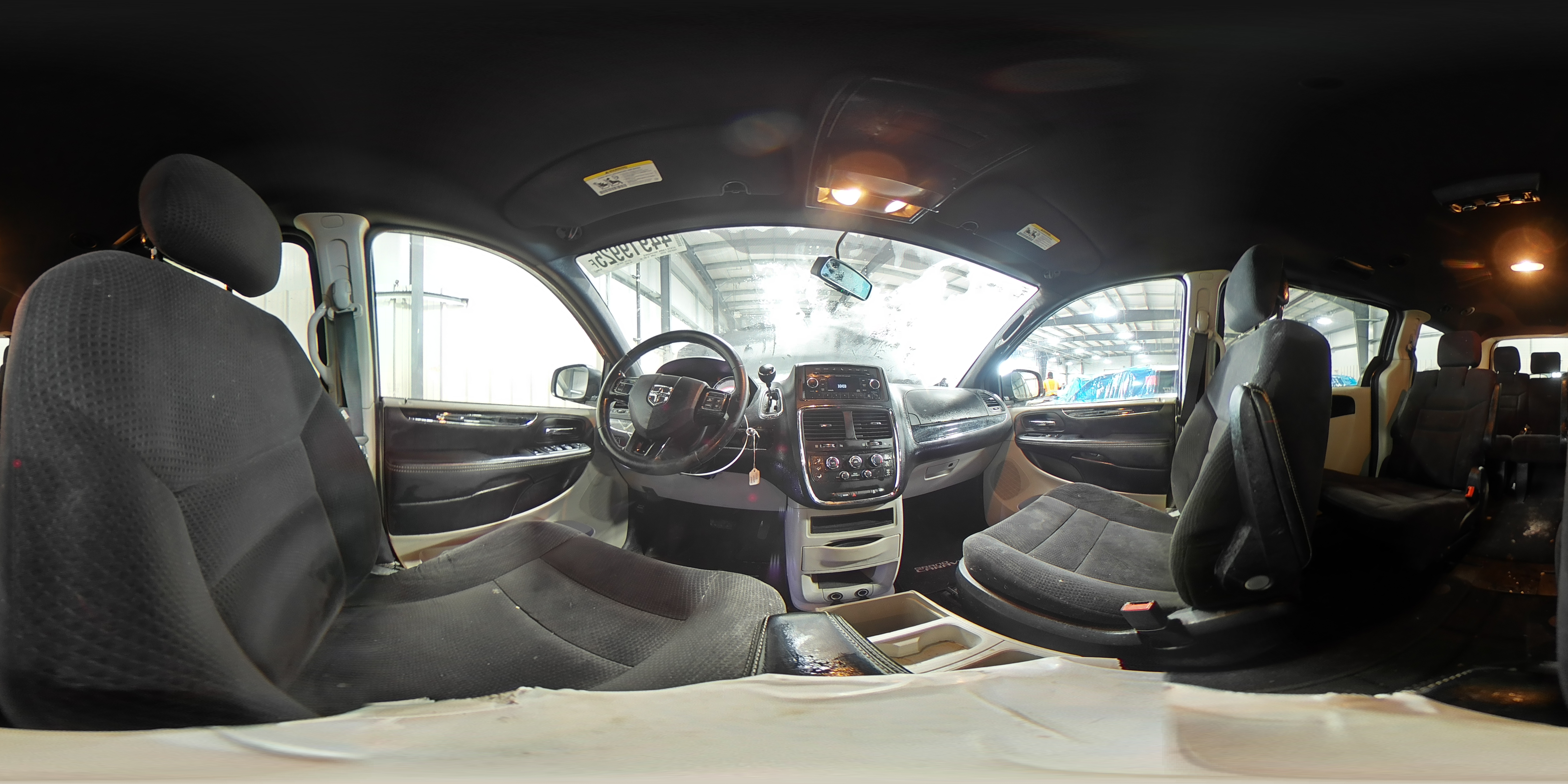 2014 Dodge Caravan - Image 15