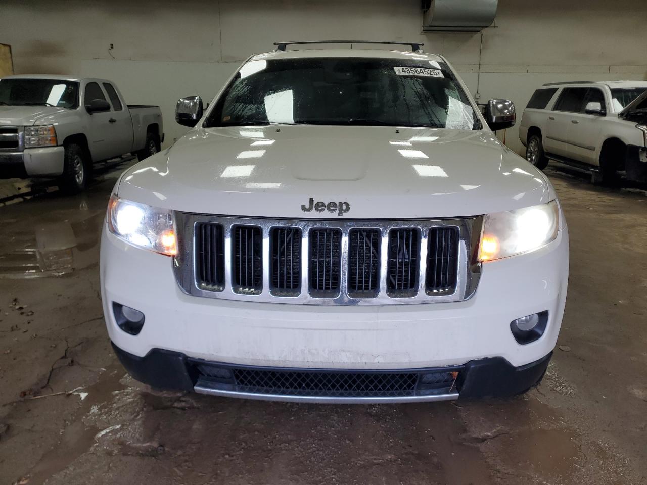 2011 Jeep Grand Cherokee - Image 5