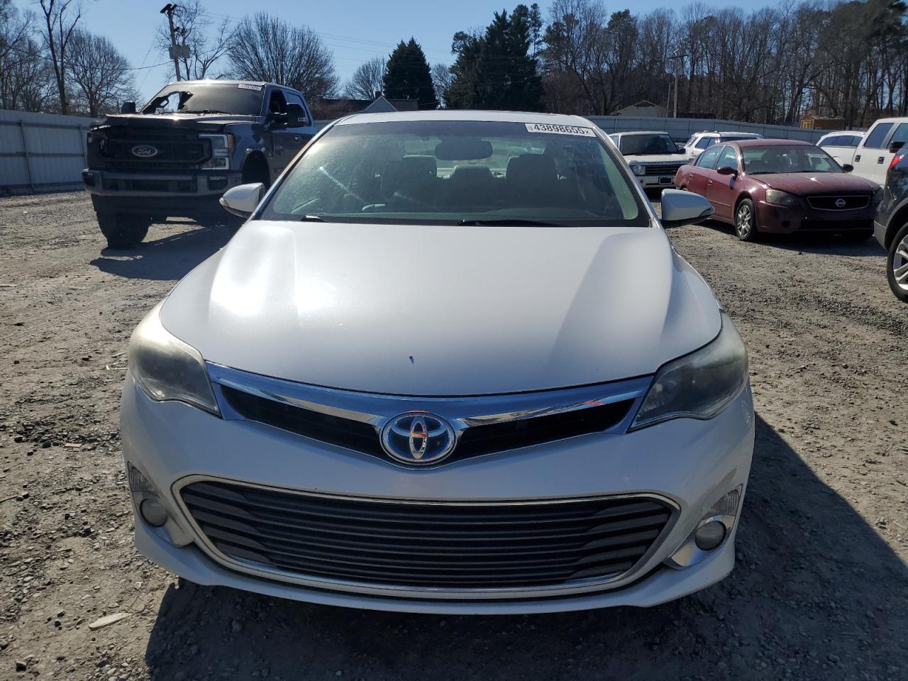 2015 Toyota Avalon - Image 5