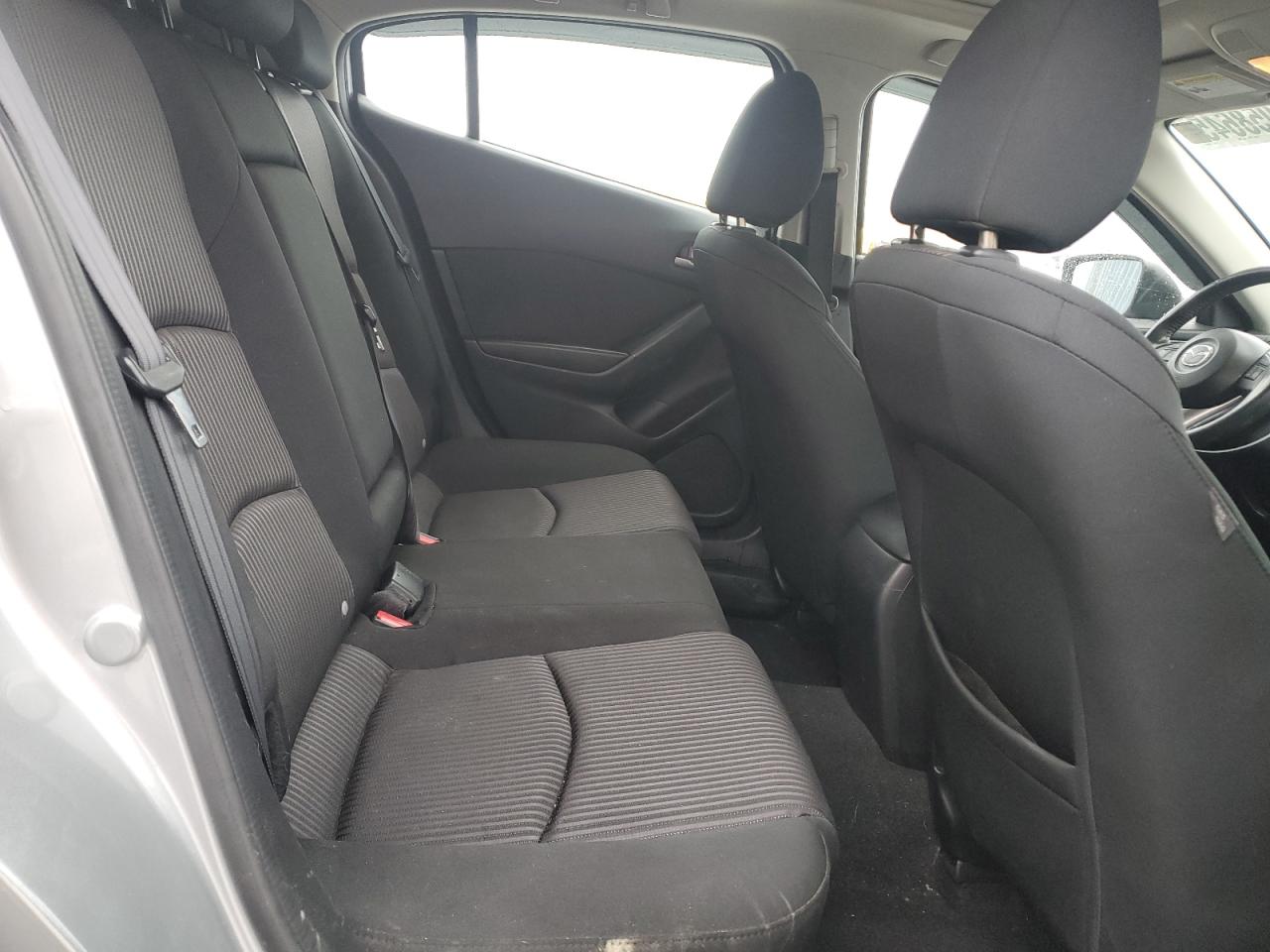 2014 Mazda 3 - Image 10
