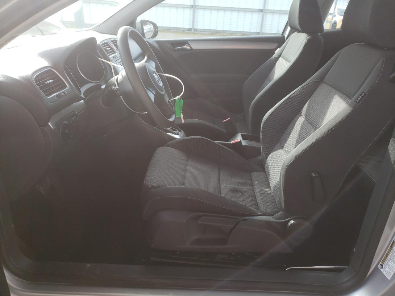2010 Volkswagen Golf - Image 7