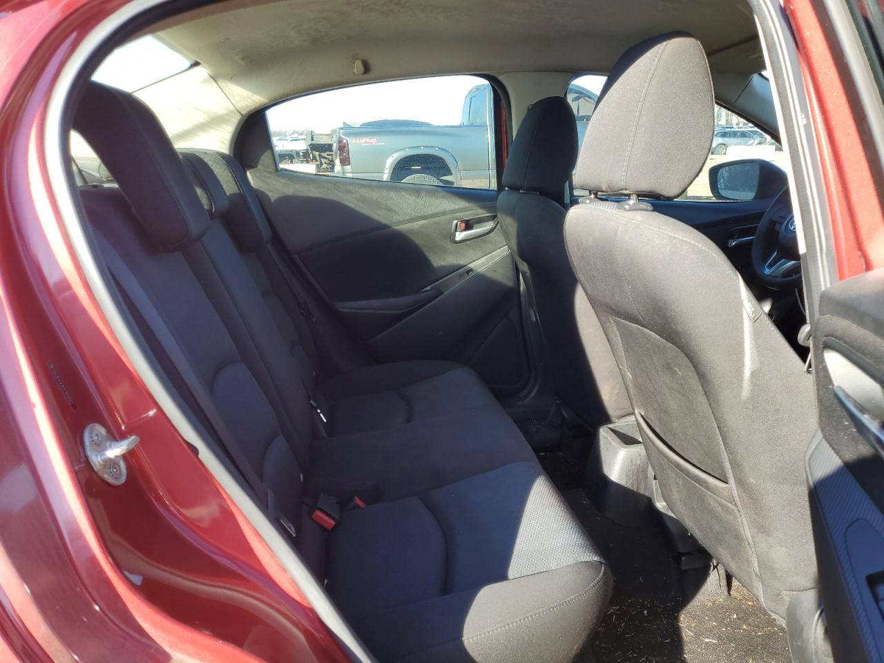 2017 Toyota Yaris - Image 10