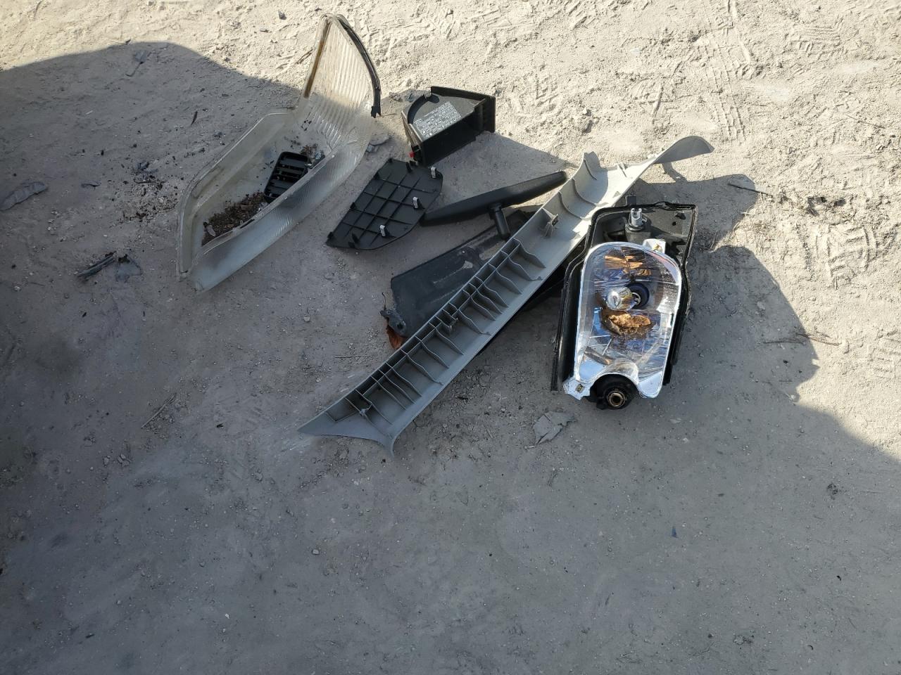 2003 Mitsubishi Lancer - Image 12