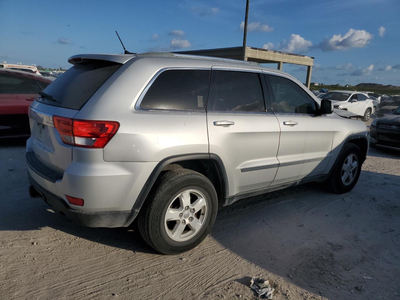 2012 Jeep Grand Cherokee - Image 3