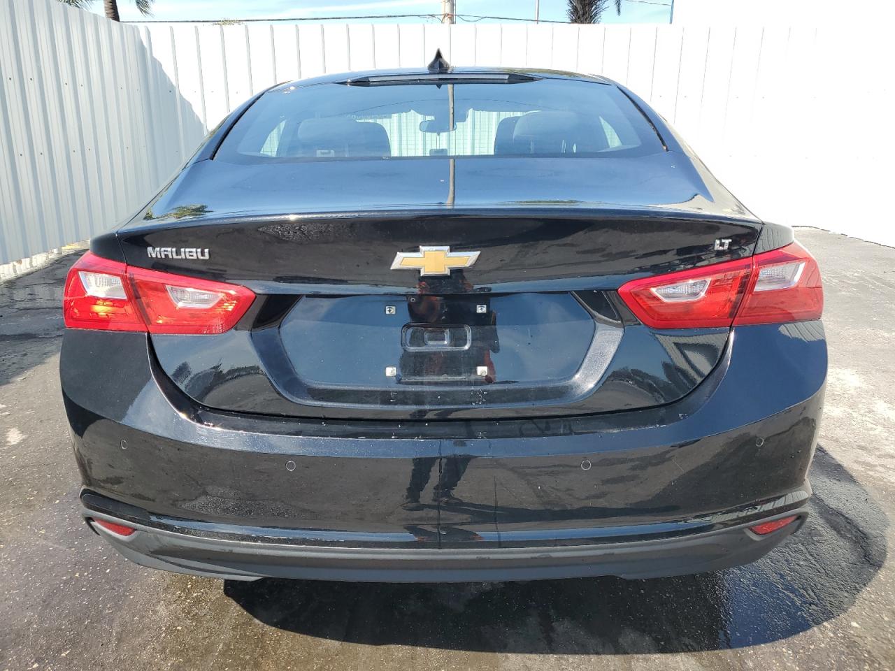 2023 Chevrolet Malibu - Image 6