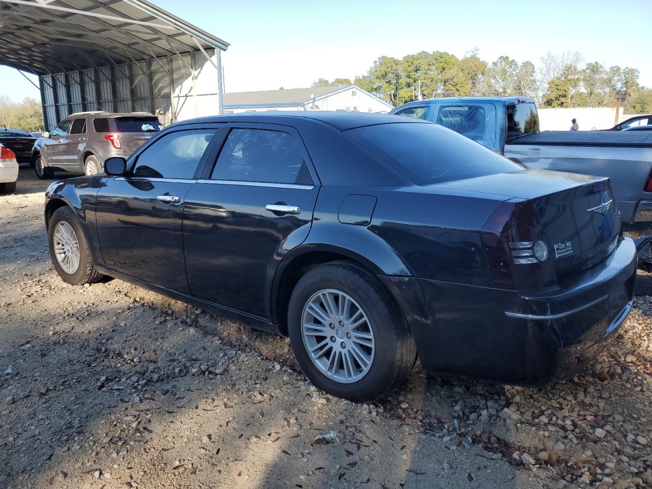 2010 Chrysler 300 - Image 2