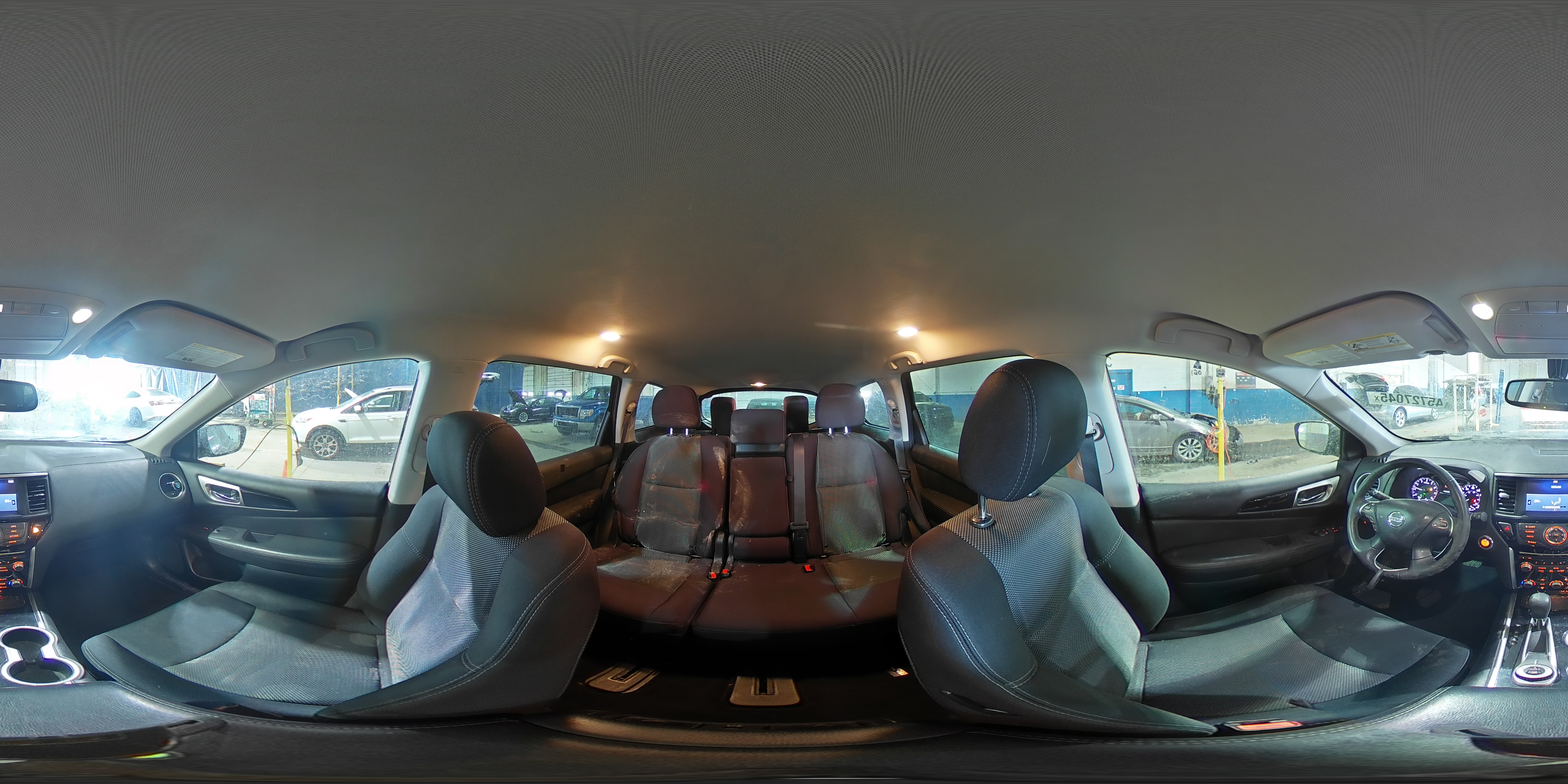 2018 Nissan Pathfinder - Image 15
