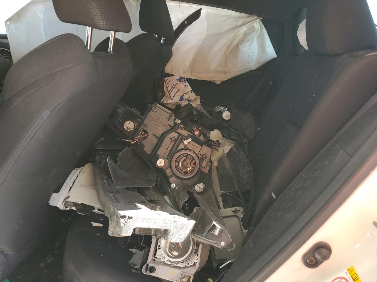 2019 Toyota C-HR - Image 10