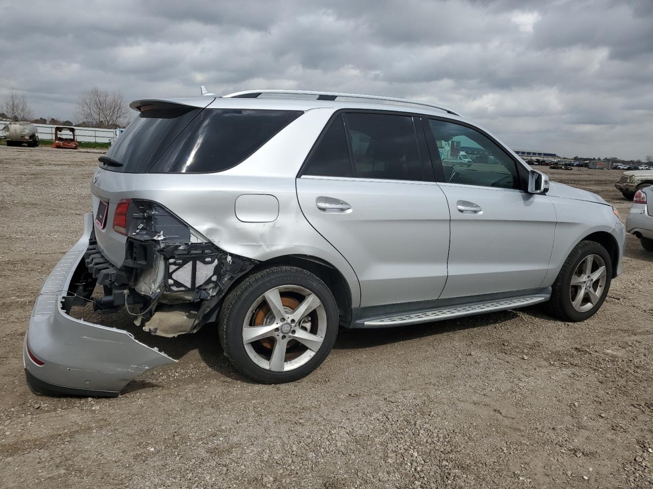 2016 Mercedes-Benz GLE - Image 3