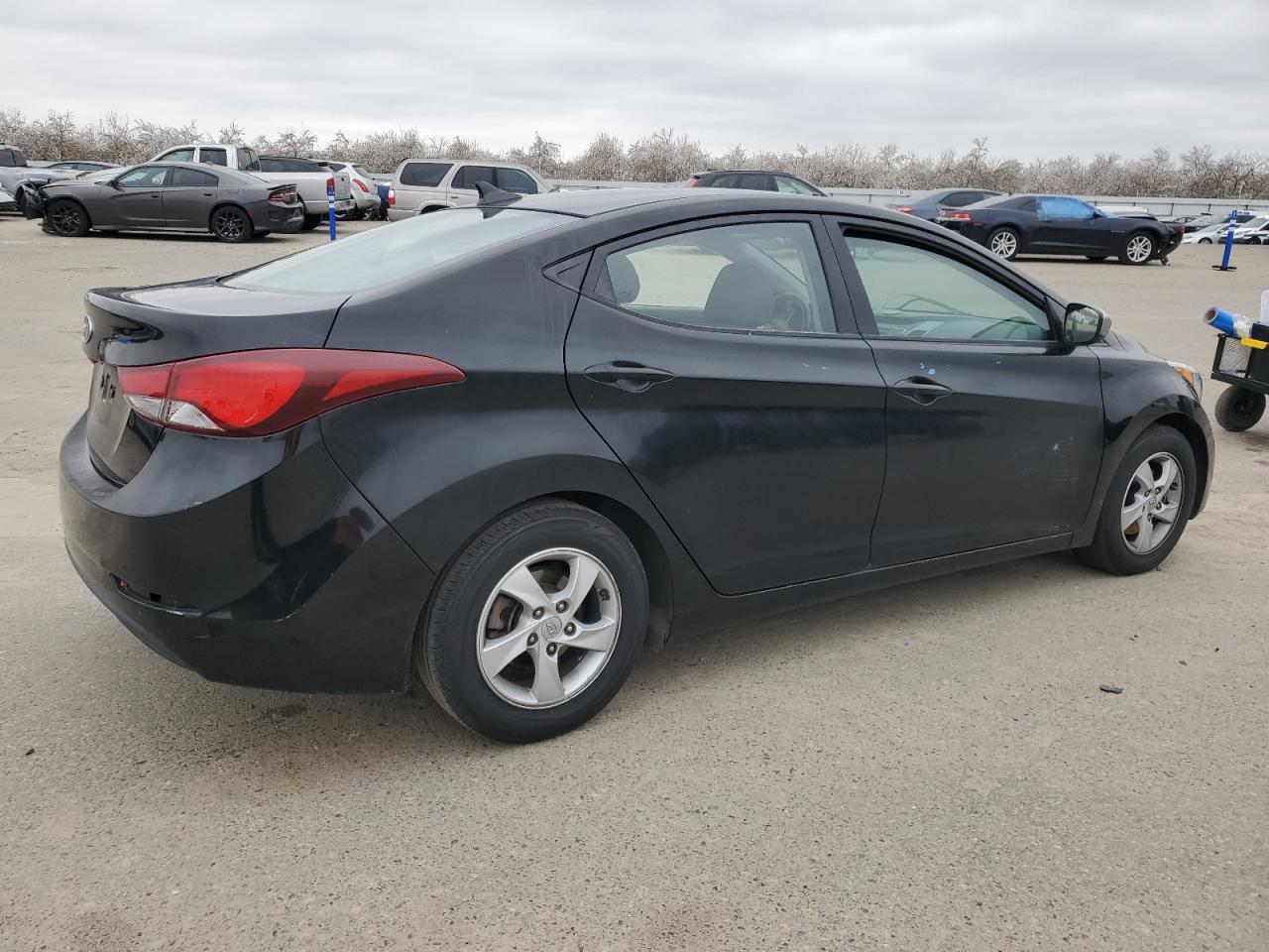 2015 Hyundai Elantra - Image 3