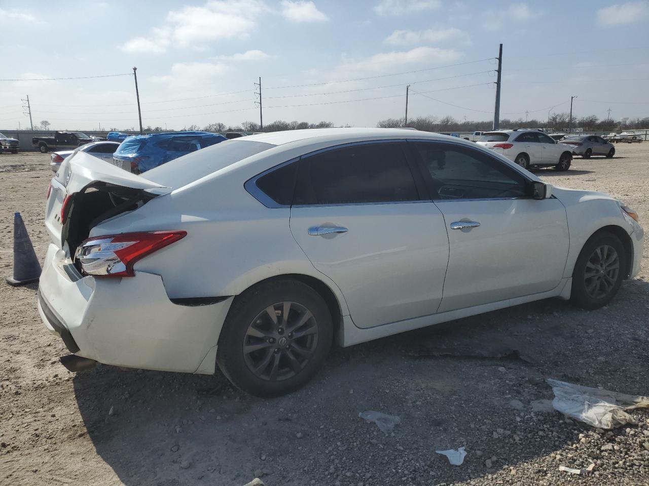 2017 Nissan Altima - Image 3
