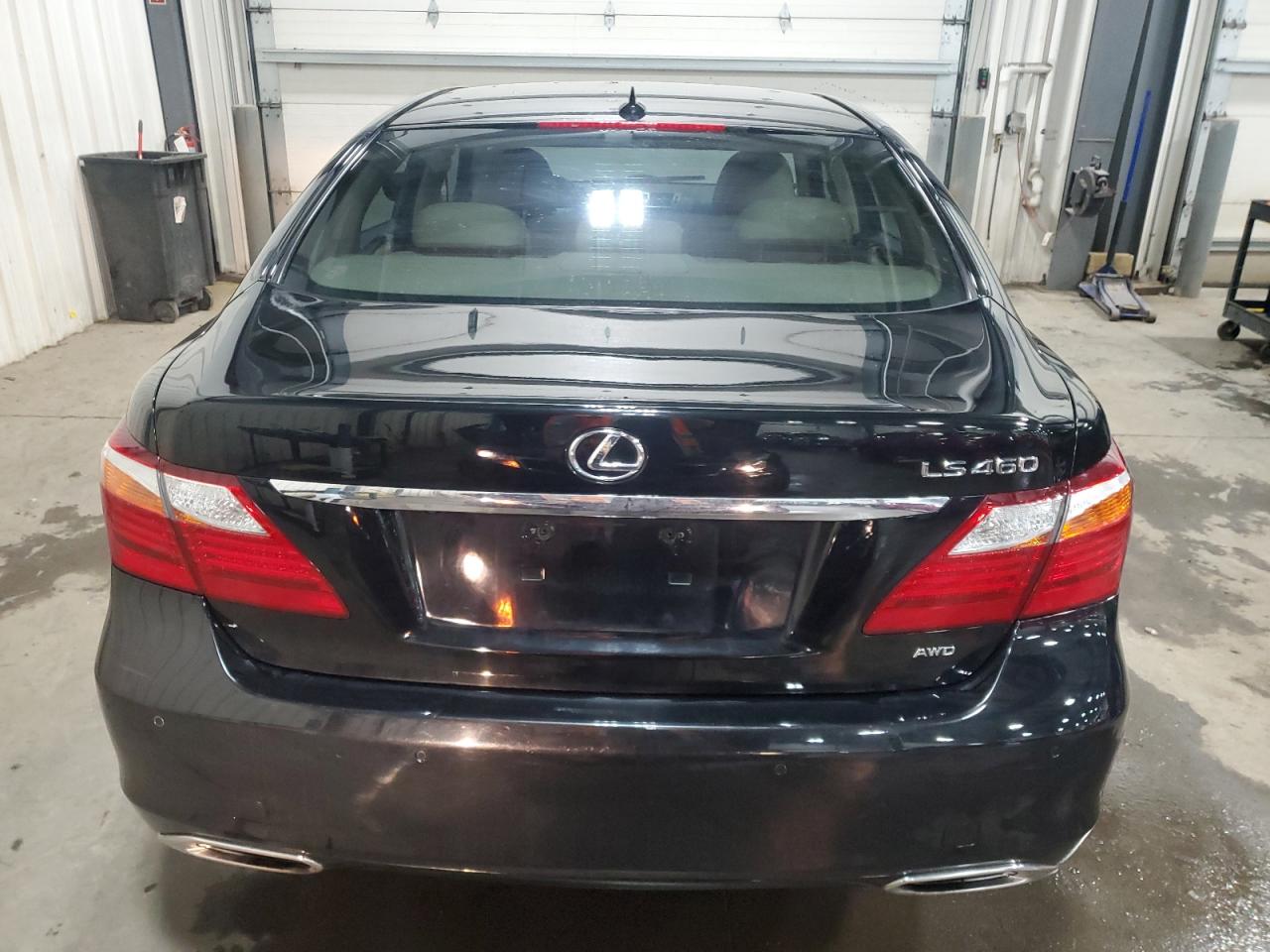 2011 Lexus LS - Image 6
