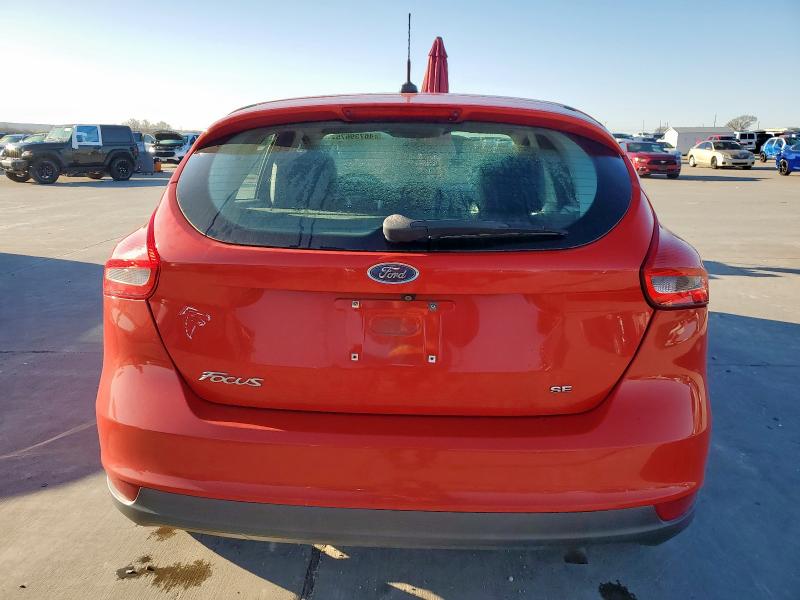  FORD FOCUS 2015 Червоний